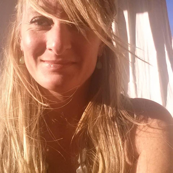 Meet your Posher, April - Picture 1 of 1